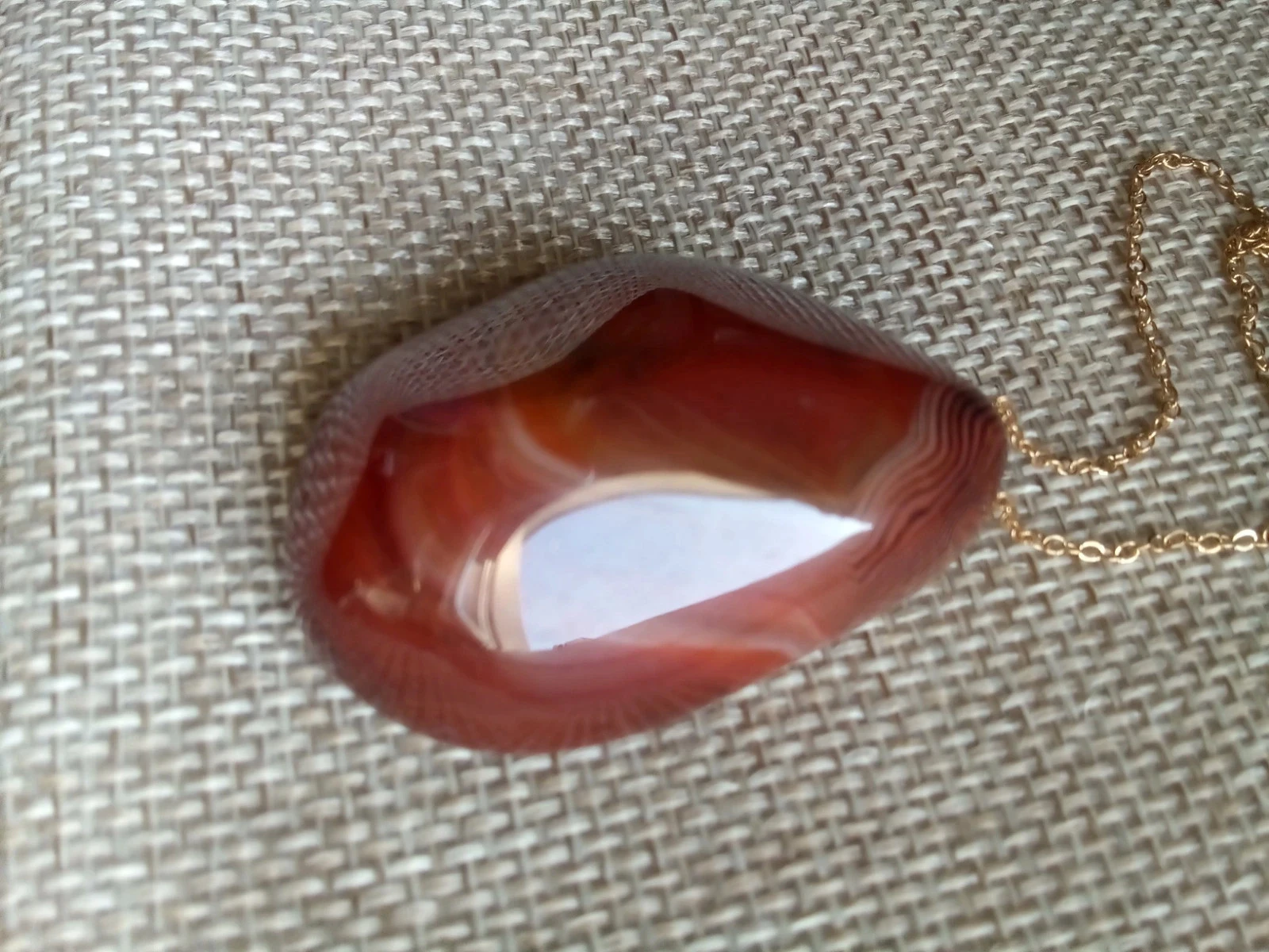 Collier avec une pierre d'agate rouge 100% naturelle – photo 2